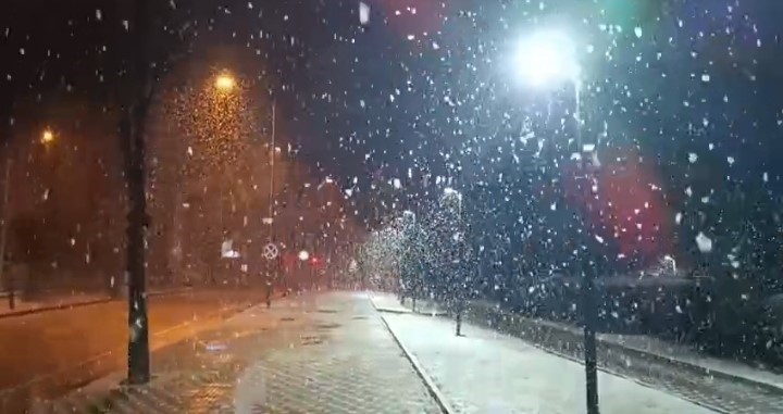 bursada kar yagisi etkisini gostermeye basladi 0 eDJOlDY1