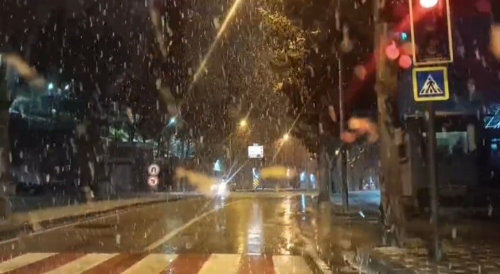 bursada kar yagisi etkisini gostermeye basladi 3 RWn91CaO