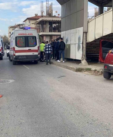 bursada-kavsakta-feci-kaza-5-yarali-mc37EVUf.jpg