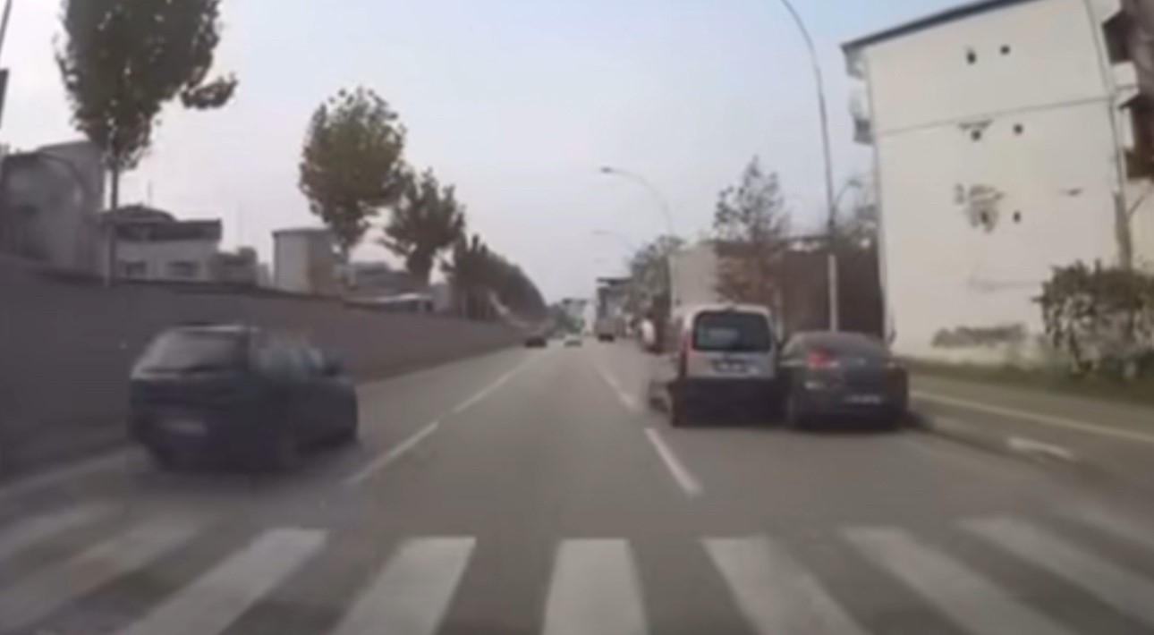 bursada kazalar arac kamerasina yansidi 0 v6brO4Hh
