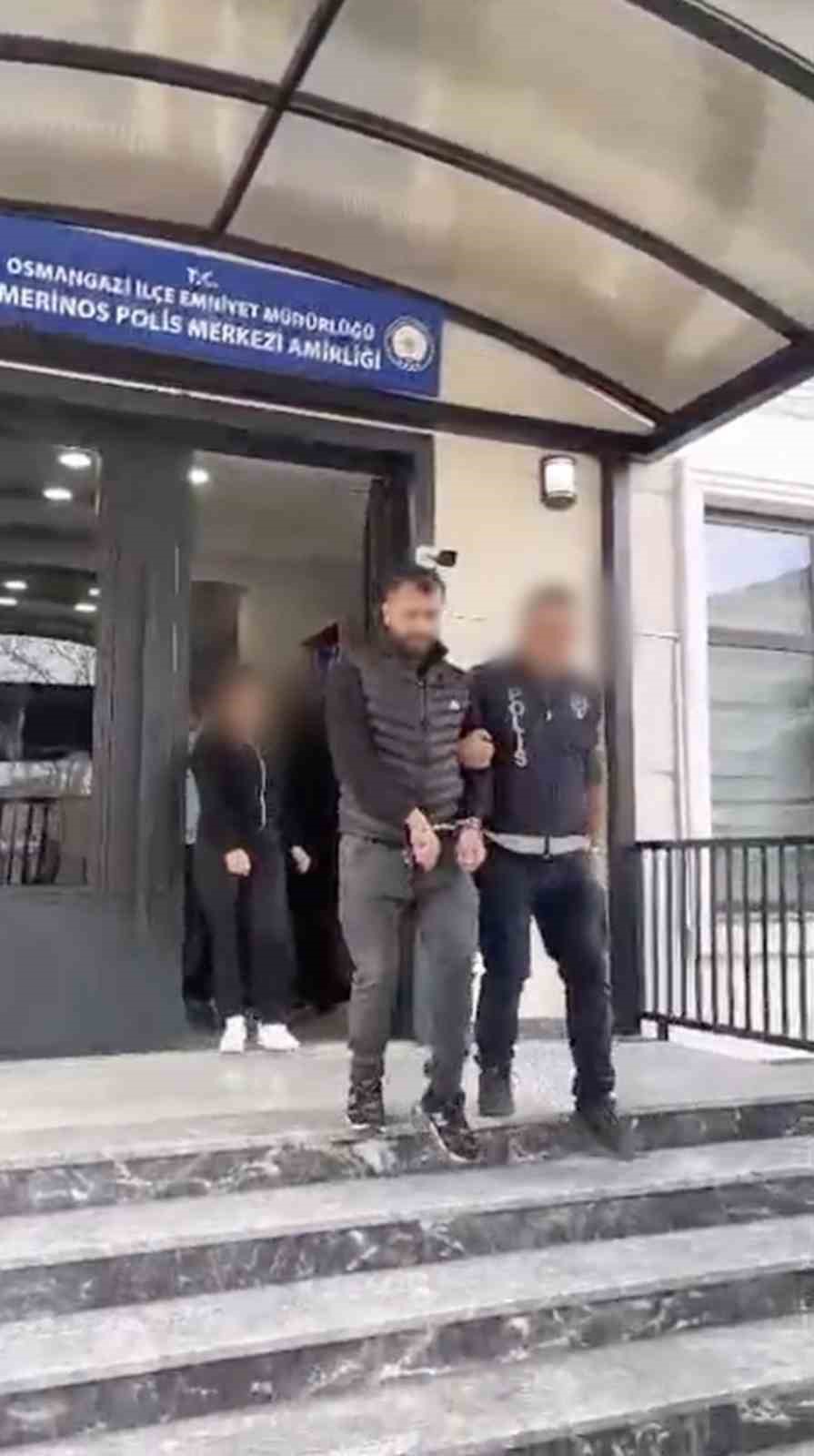 bursada kesinlesmis hapis cezasi bulunan 2 firari yakalandi 2 fcmi7NCA