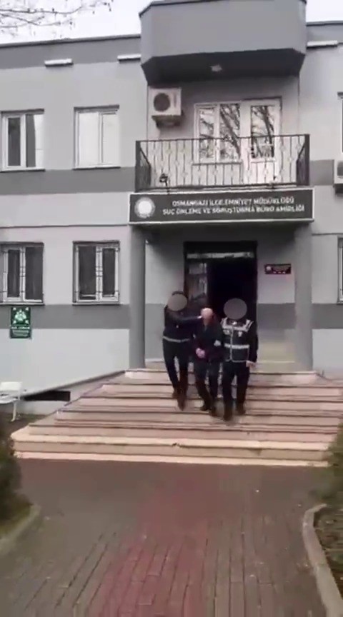 bursada kesinlesmis hapis cezasi bulunan 3 sahis yakalandi 2 UchDrrVn