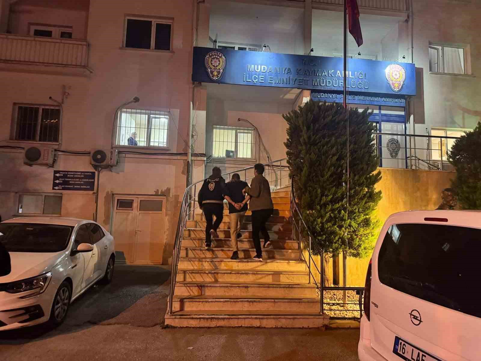 bursada kesinlesmis hapis cezasi bulunan 5 kisi yakalandi 0 UzFHuXKK