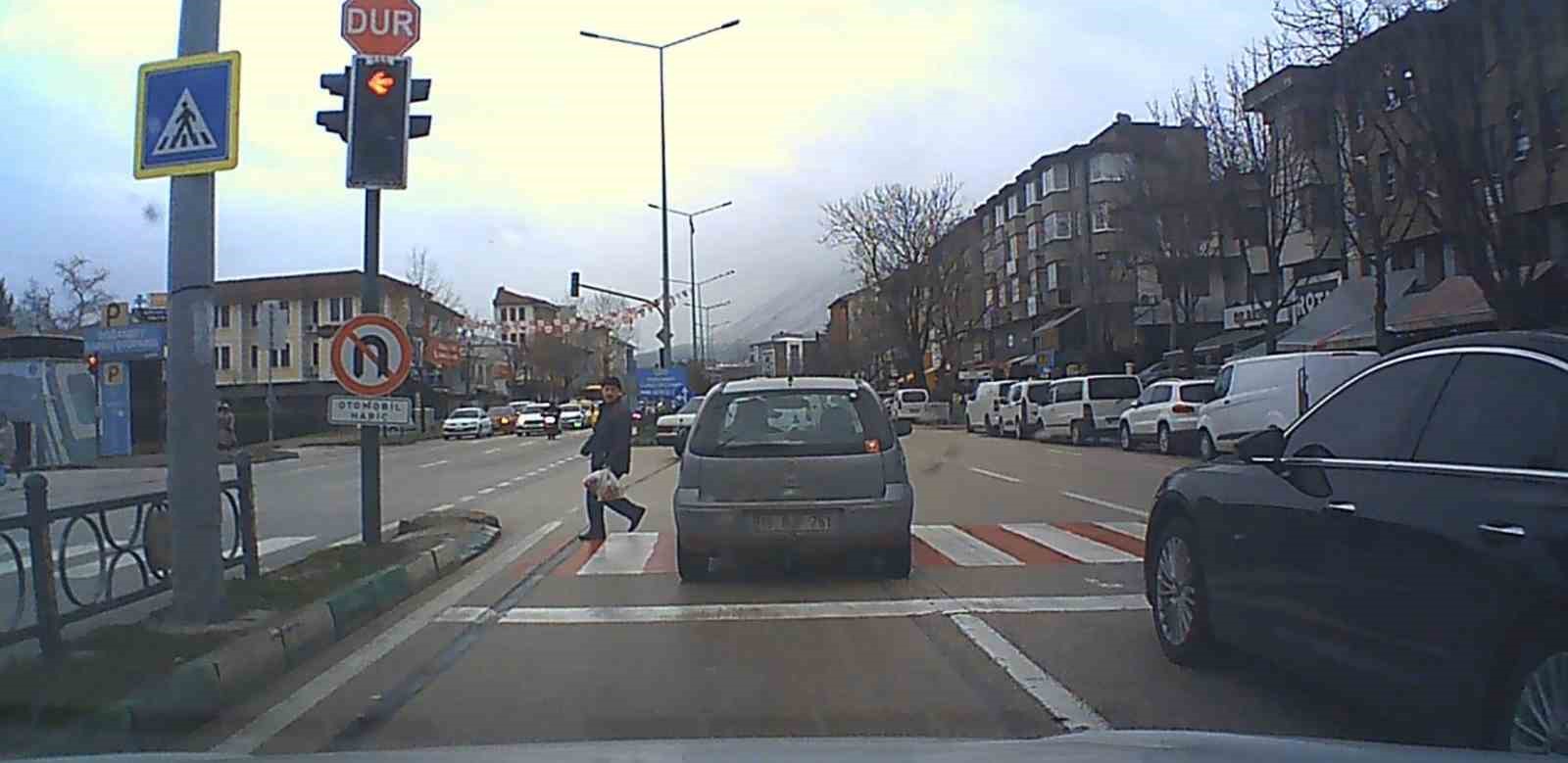 bursada kirmizi isik ihlali kaza getiriyorduyayanin canini hice saydi 2
