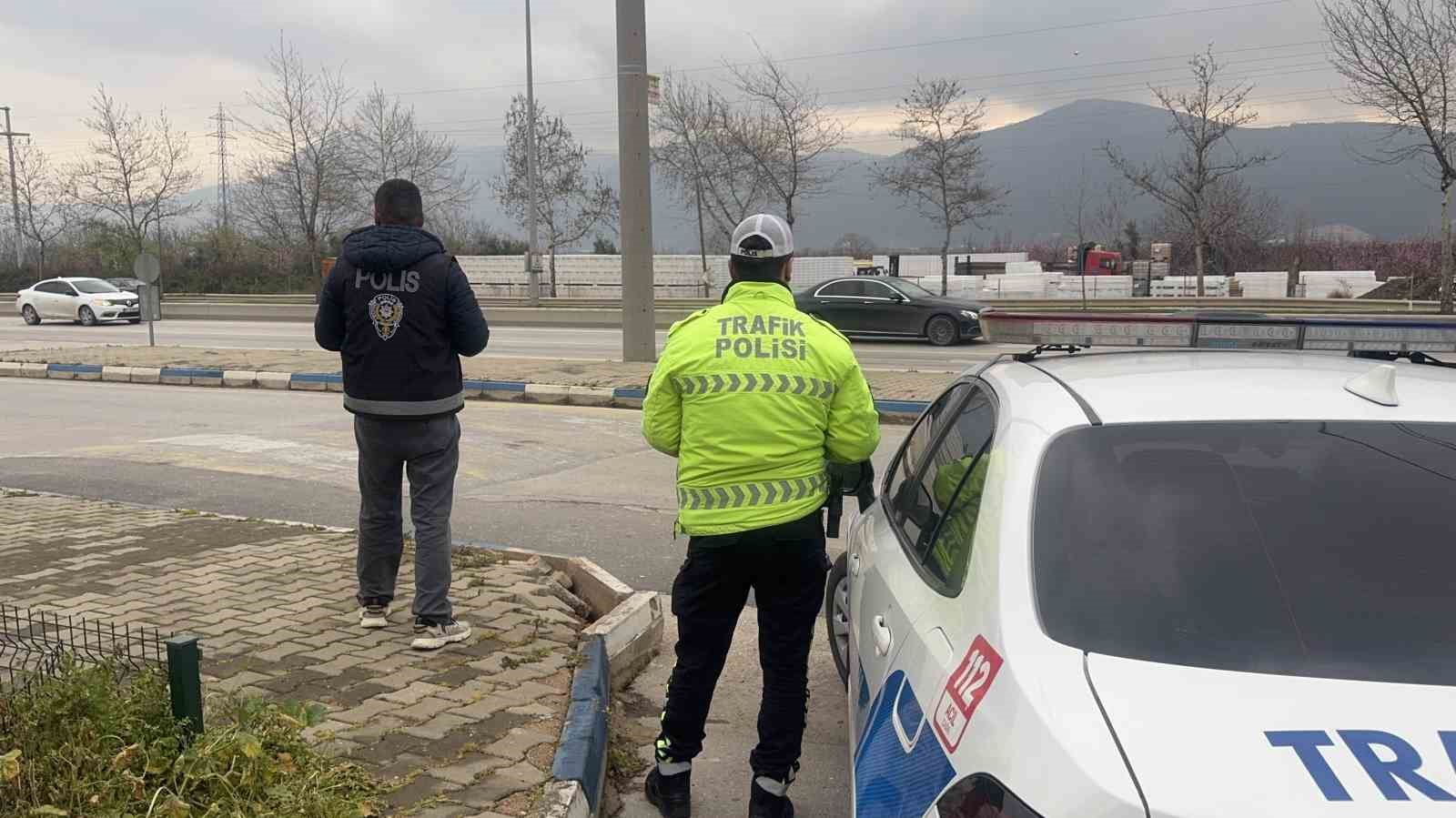 bursada kirmizi isik ihlali yapan araclar dron ile boyle tespit edildi 5 e5fCupIa
