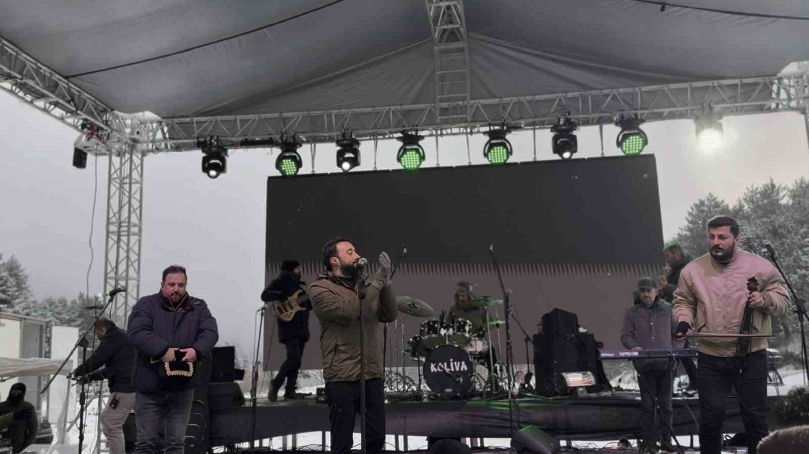 bursada kis festivaline yogun katilim trafigi felc etti 2 Ptyf7ZEa