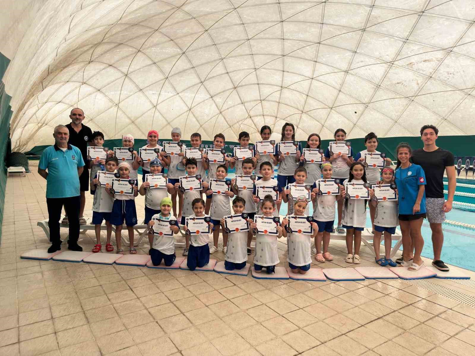bursada kis spor okullarinda sertifika heyecani 2 Ui85w8M1