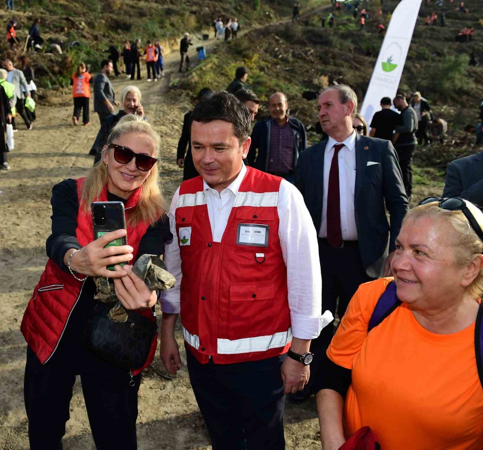 bursada kitaplardan yeserecek ormana ilk tohumlar birakildi 4 DZs6A97J