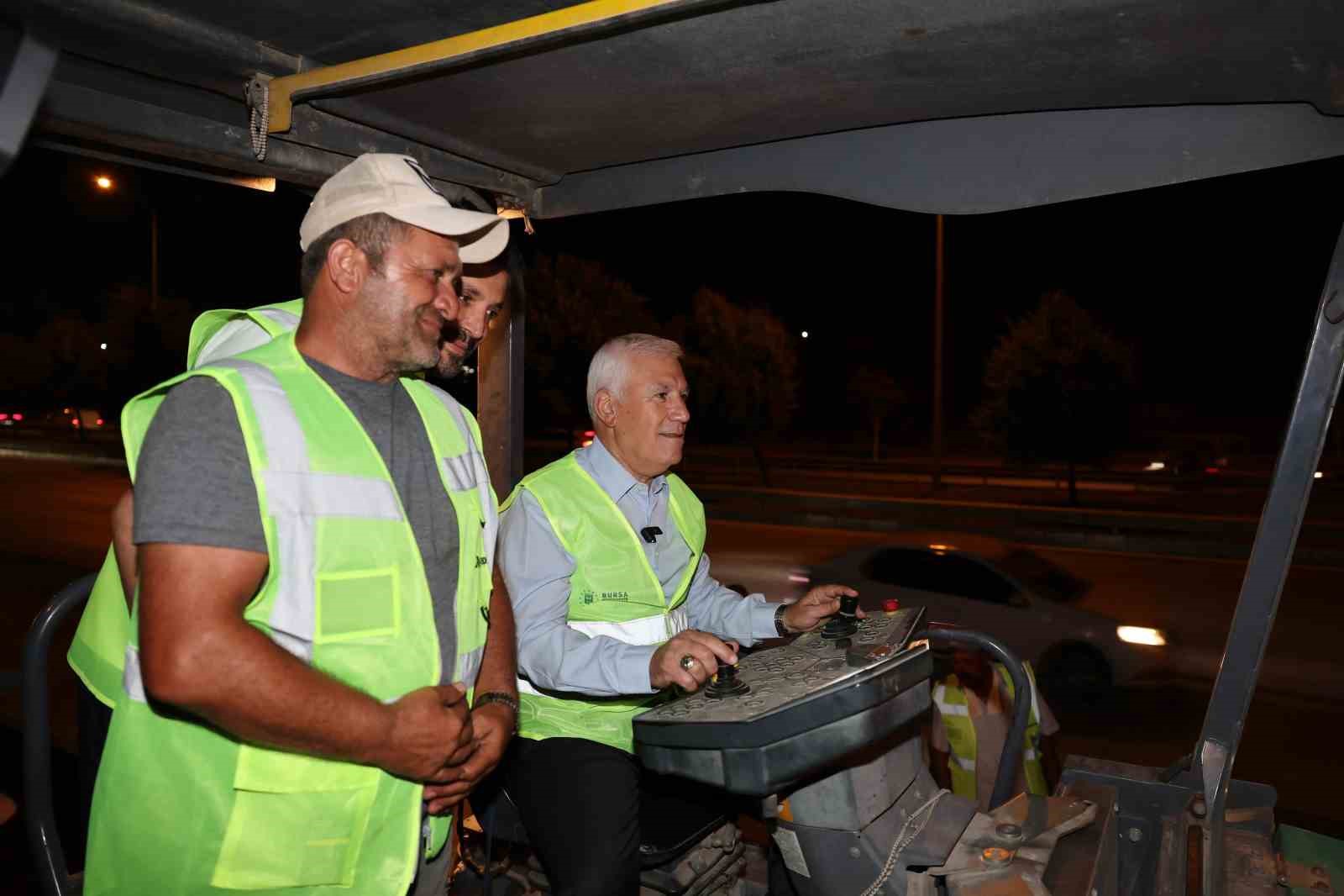 bursada konforlu ulasim icin 150 bin ton sicak asfalt dokuldu 0 4WvLZrQR