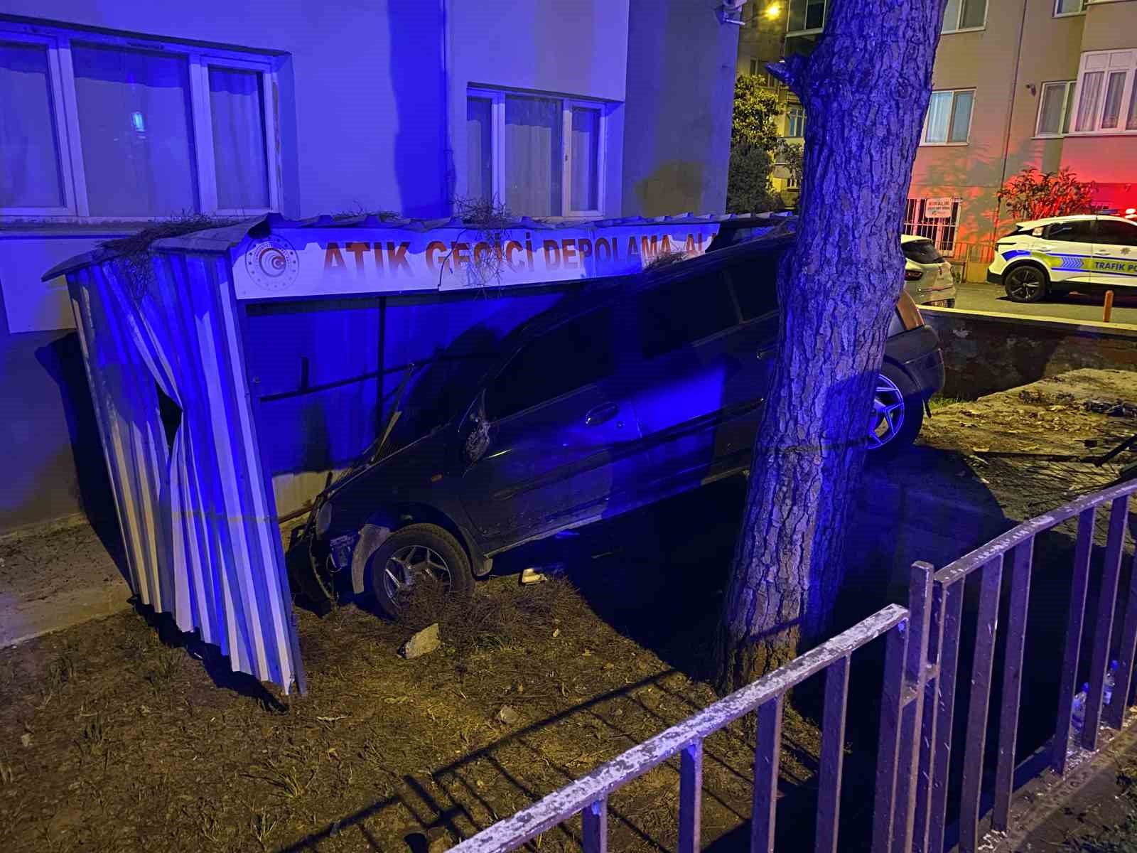 bursada kontrolden cikan arac apartmanin bahcesine savruldu 4 qcIb8yO2
