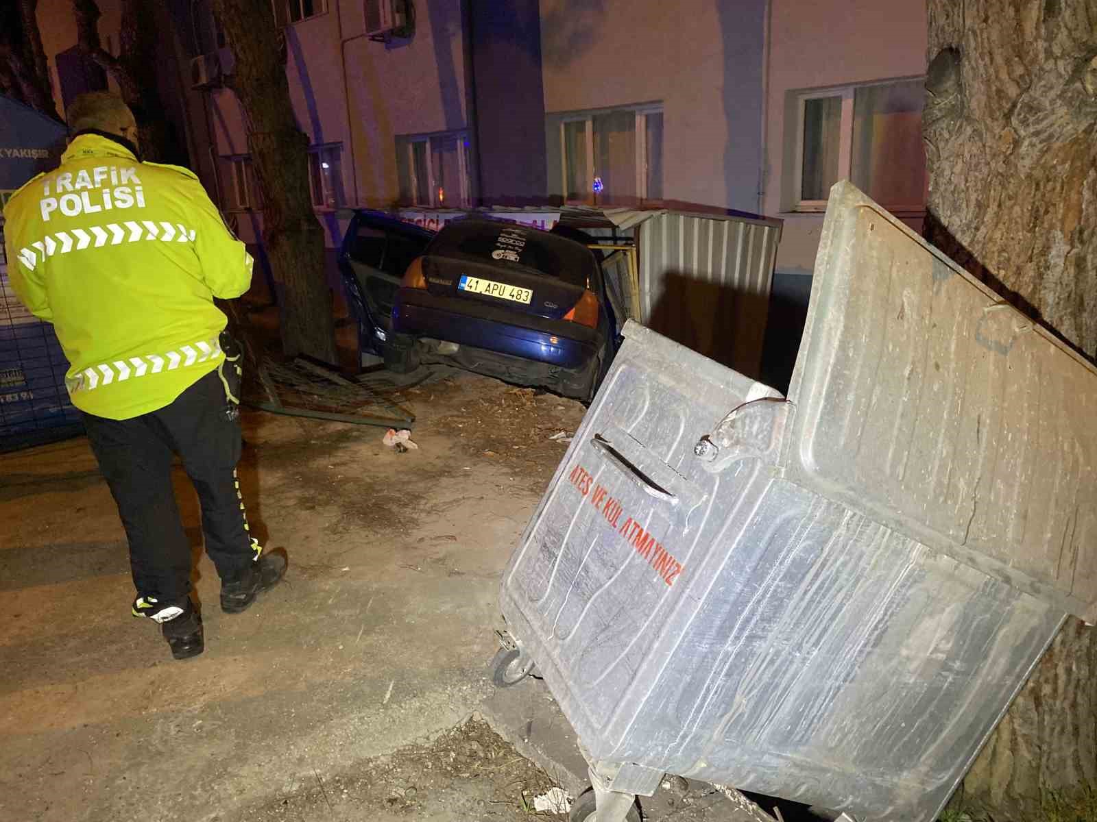 bursada kontrolden cikan arac apartmanin bahcesine savruldu 7 SBC1FH61