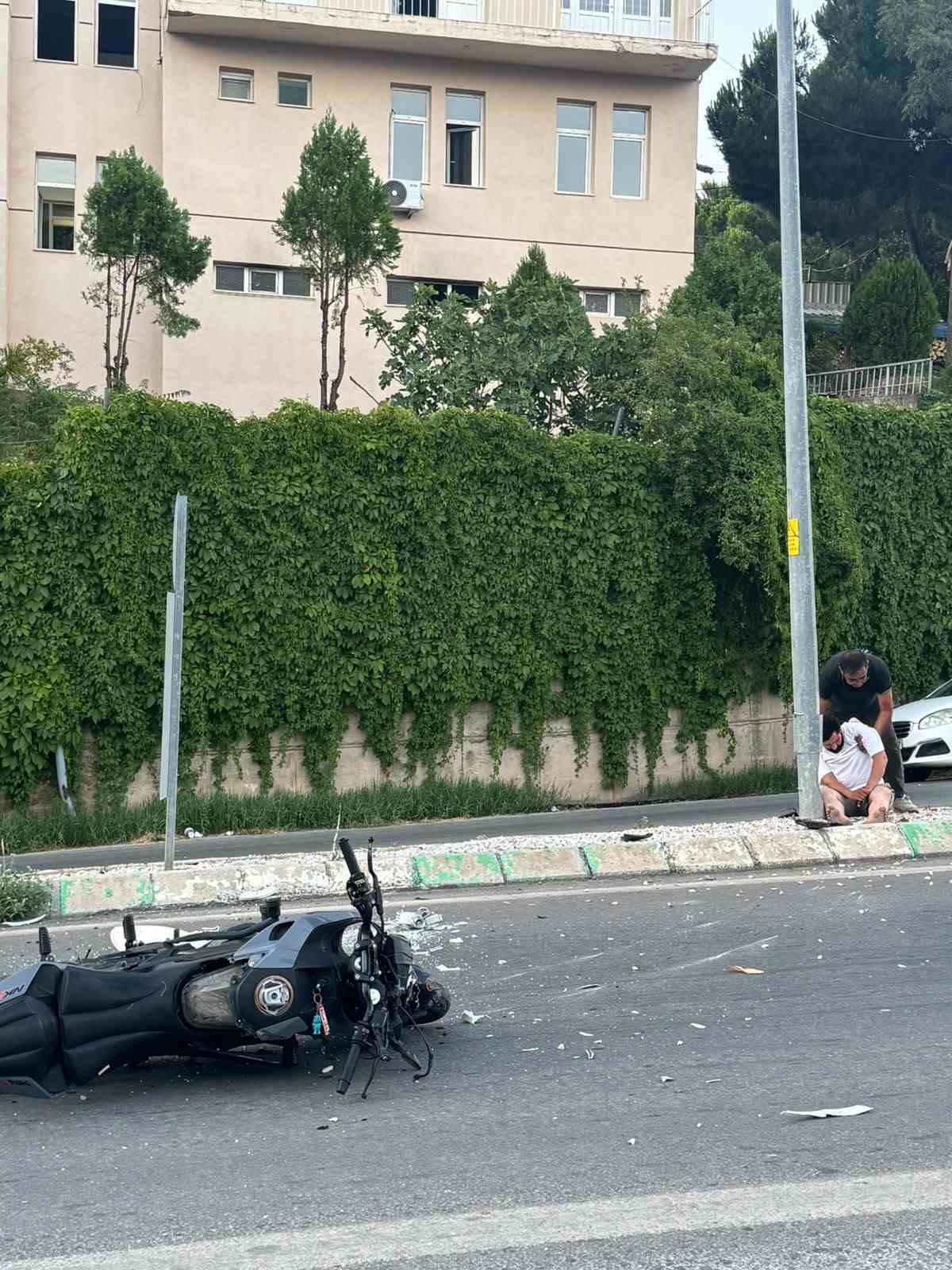 Bursa’da kontrolden çıkan motor yan yattı: 2 yaralı 5 bursada kontrolden cikan motor yan yatti 2 yarali 1 pjqaJ7mz