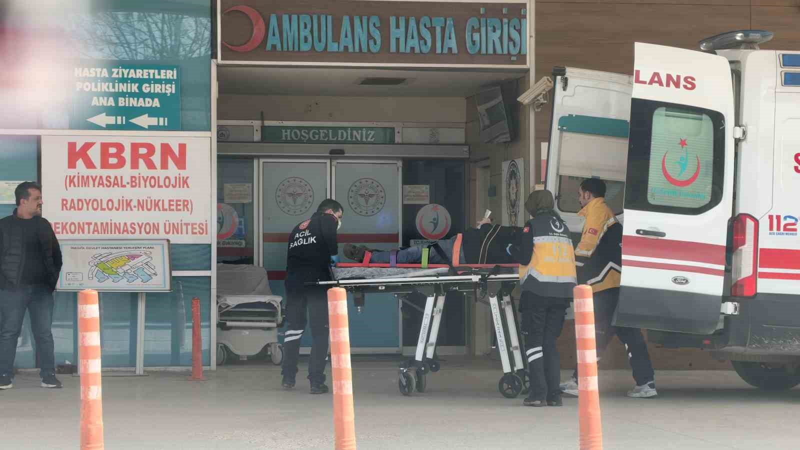 bursada kontrolden cikan otomobil agaclik alana uctu 1 yaralandi 1 me2A9rZl