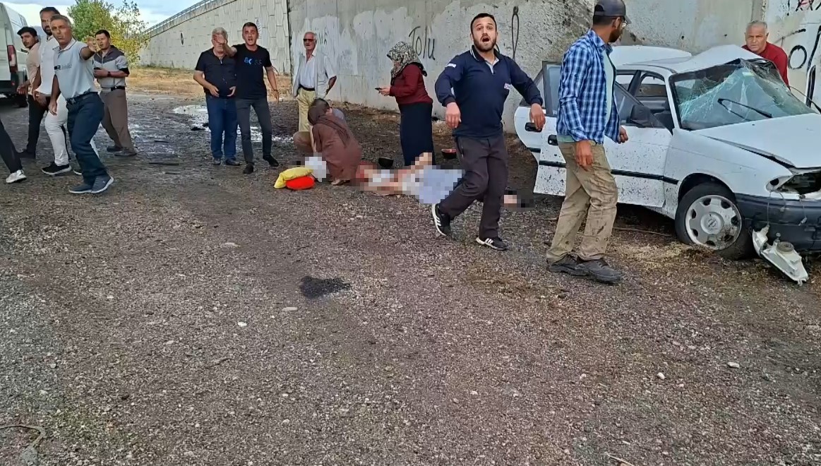bursada koprulu kavsakta feci kaza 3 olu 2 agir yarali 7 GswXviCW