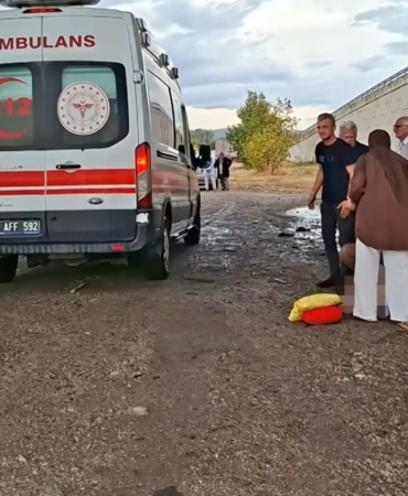bursada-koprulu-kavsakta-feci-kaza-3-olu-2-agir-yarali-XrtYA82e.jpg