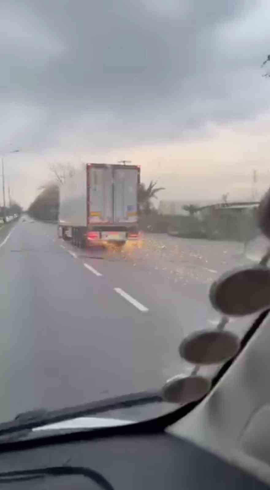 bursada korku dolu anlar diregi deviren tir olay yerinden kacti 0 BA3HUKZ9