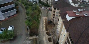 bursada-korkutan-gocuk-havadan-goruntulendibalkonlar-yikildi-araclar-enkaz-altinda-H8tl3igT.jpg