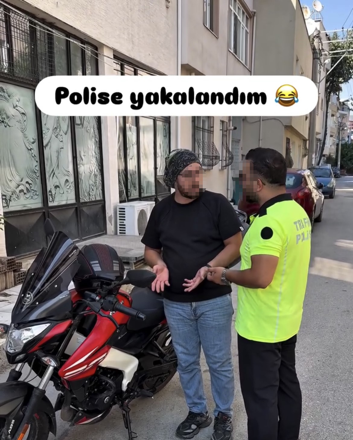 bursada kurgu video ceken 2 sahis polis kiyafeti giyince gozaltina alindi 3 wOINrWWP