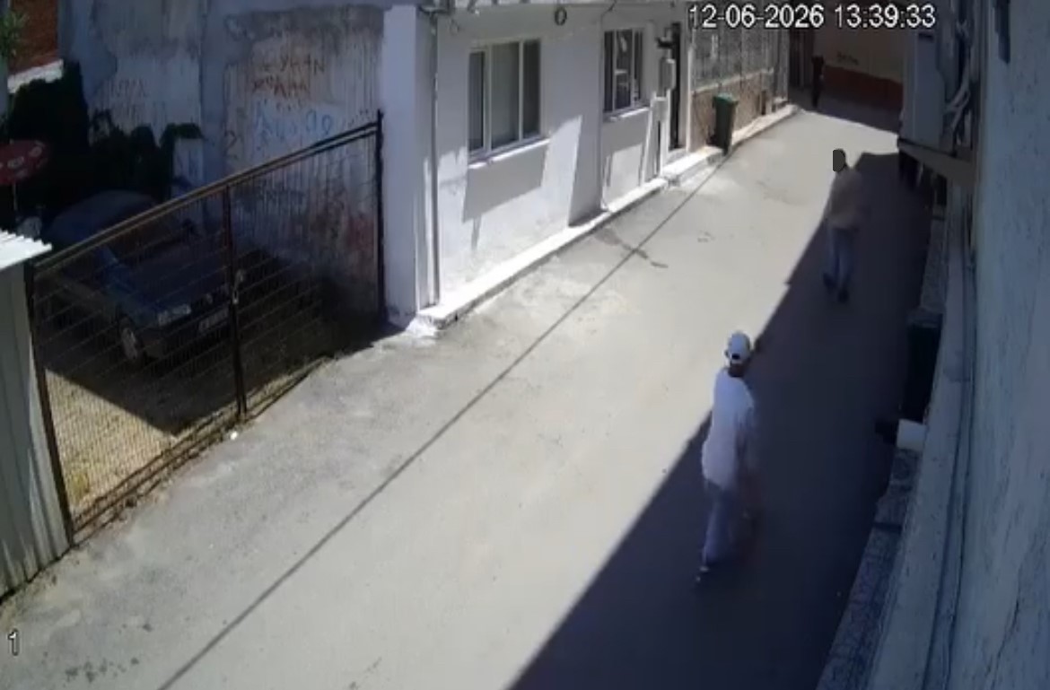 bursada kursunlarin havada ucustugu catisma kamerada 0 XtykTICf