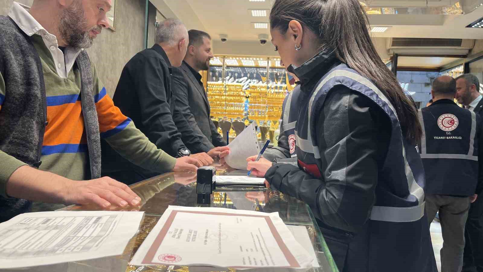 bursada kuyumculara sok baskin 82 kuyumcuya 16 milyon tl idari para cezasi kesildi 0 MjY4AuaW