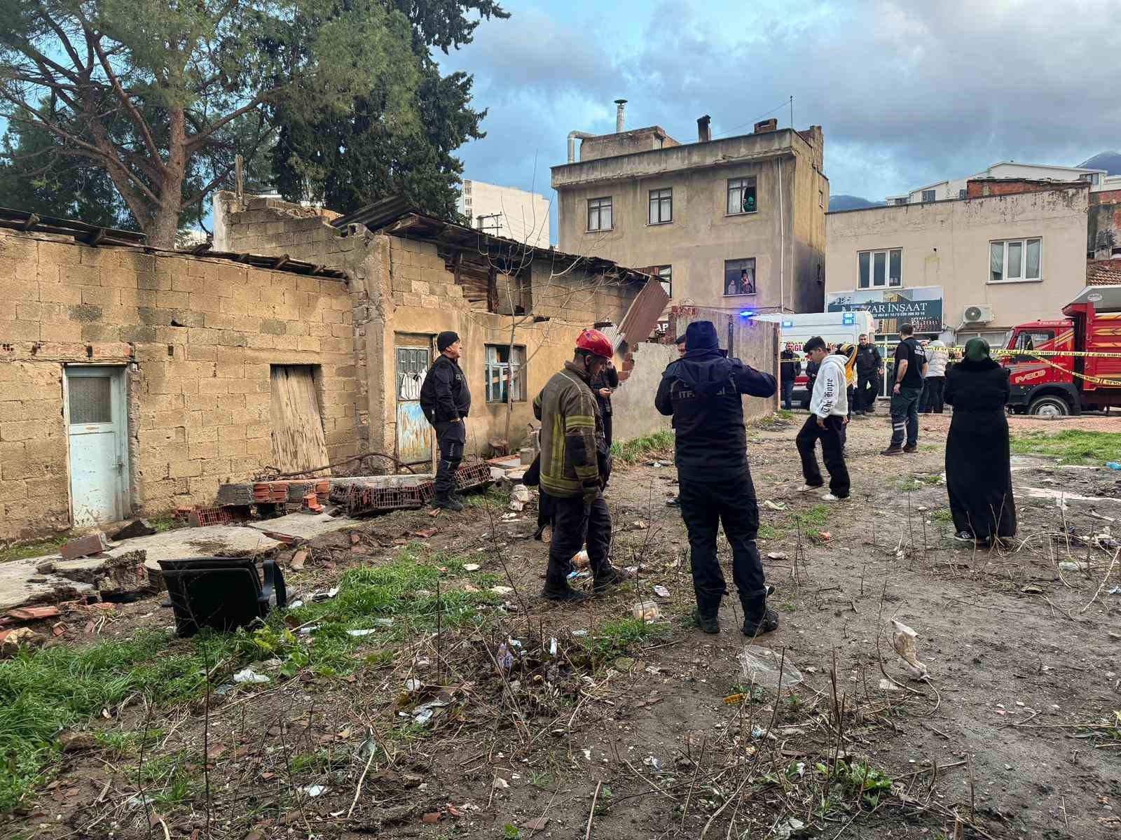 bursada lodos can aldi lodosta yikilan duvarin altinda kalan genc hayatini kaybetti 1 5NGS3WeP