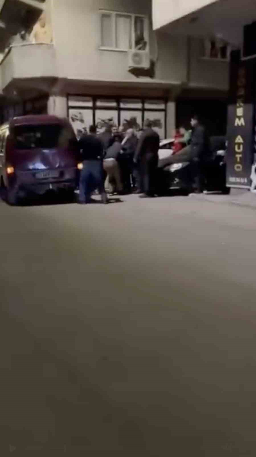 bursada mahallede aileler arasi kavga bir anda buyudu 0 E9HQAsRS