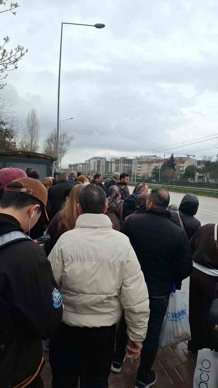 bursada metro seferleri durdu 4 cV9btNch