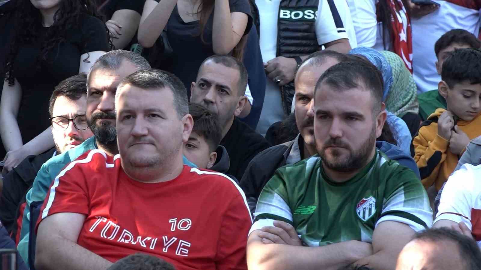 bursada meydanlara kurulan dev ekranlarda dunya kupasi heyecani yasandi 5 8DOg4ftH