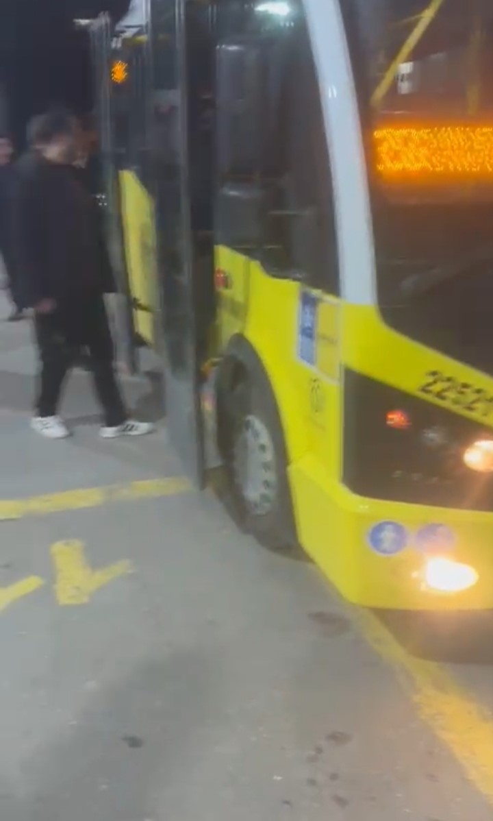 bursada minibuste kalp krizi sofor hastaneye ulastirdi 0 7ySPJzV5