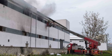 bursada-mobilya-fabrikasinda-korkutan-yangin-4z5j9SNi.jpg