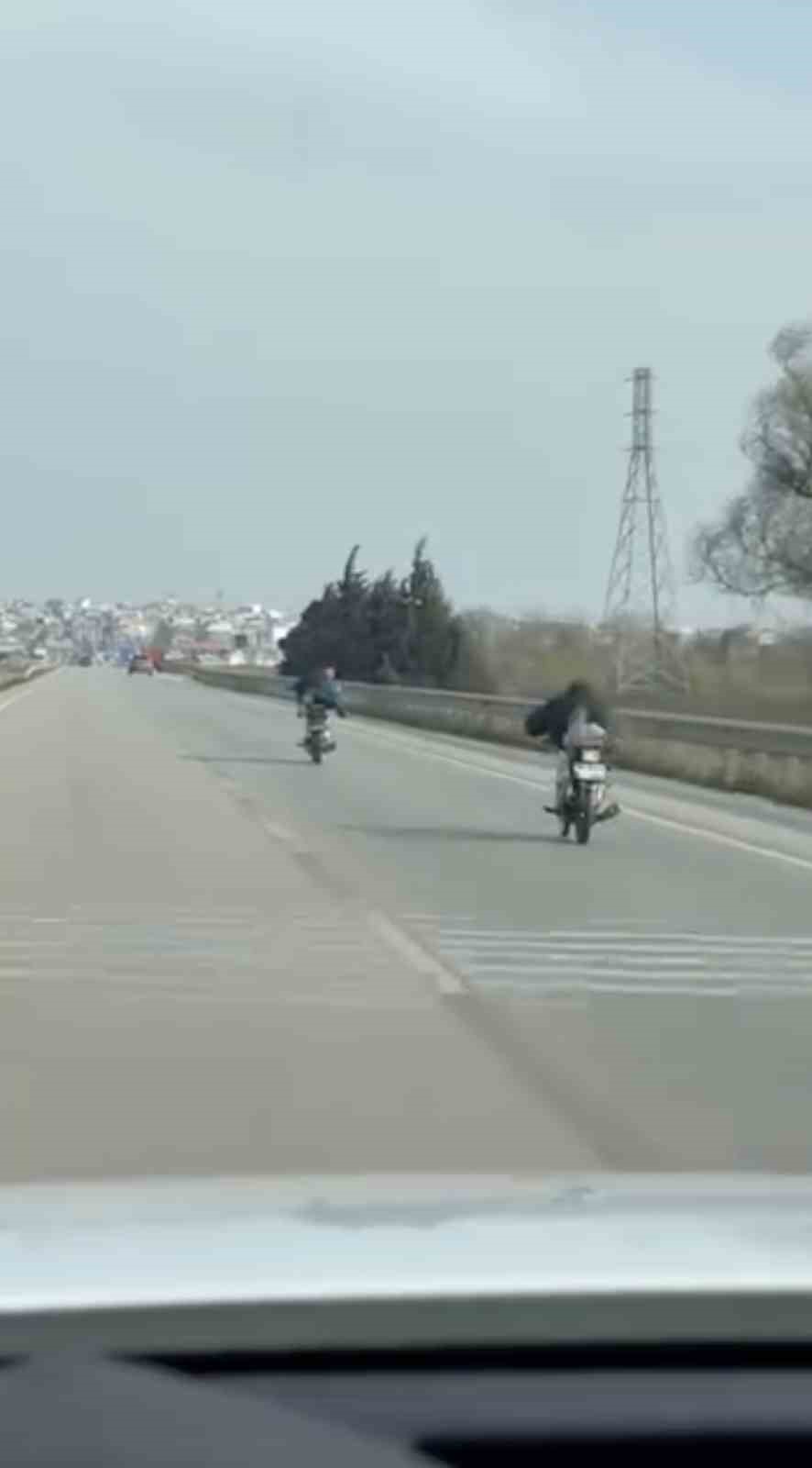 bursada motor ustunde yatarak tehlikeli yolculuk 2 jm2s4lsi
