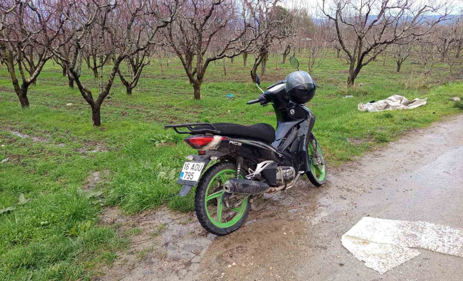 bursada motosiklet cukura duserek devrildi 1i agir 2 yarali 2 Awgle4p3
