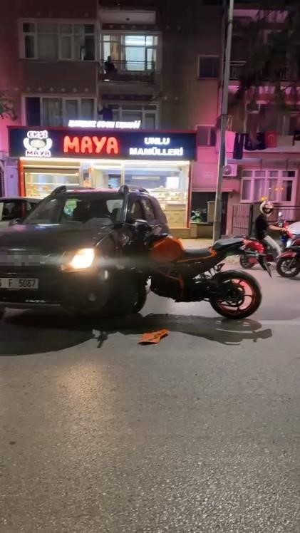 Bursa’da motosiklet ile otomobil çarpıştı: 1 yaralı 7 bursada motosiklet ile otomobil carpisti 1 yarali 3 ICUiguzW