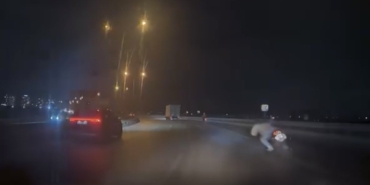 bursada-motosiklet-kazasi-kamerada-surucu-yola-boyle-savruldu-Uz9NHDnW.jpg