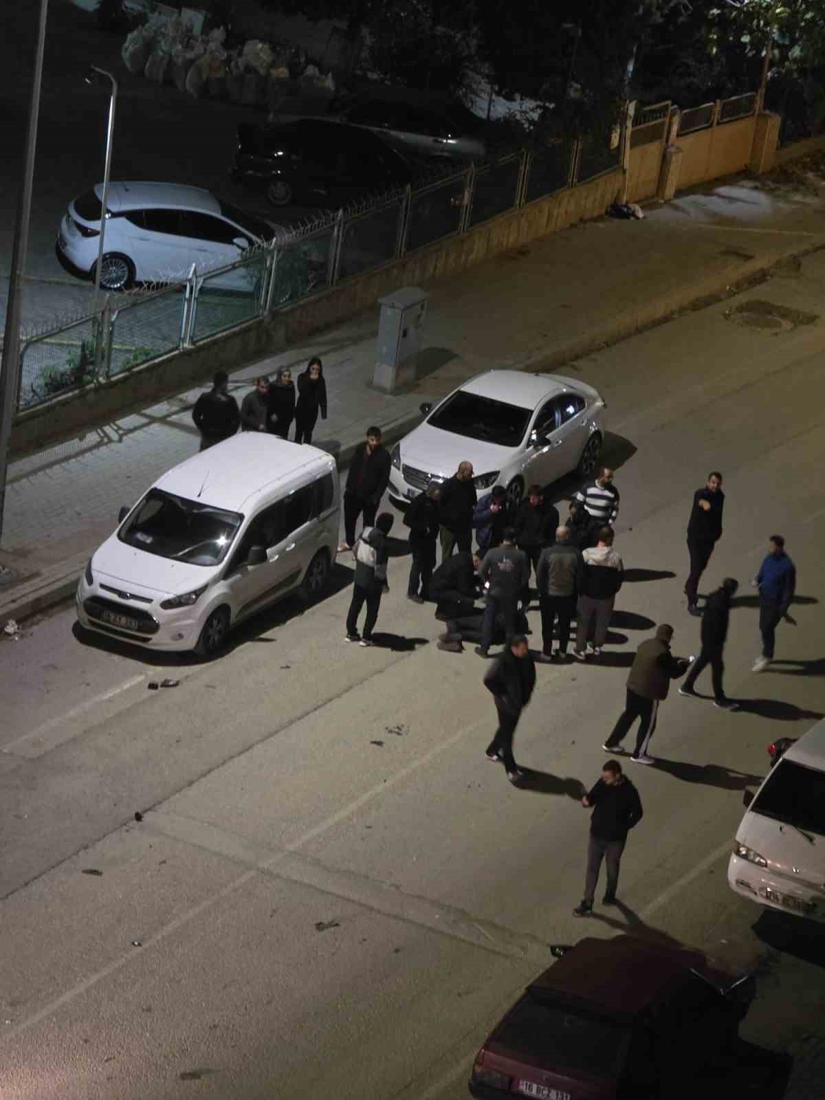 bursada motosiklet surucusu 3 araca carpip yaralandi 0