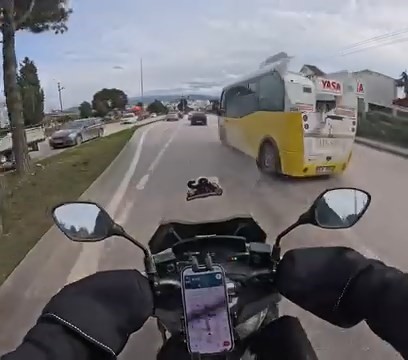 bursada motosiklet surucusunun dikkati kazayi onledi 3 XcqTnu8r