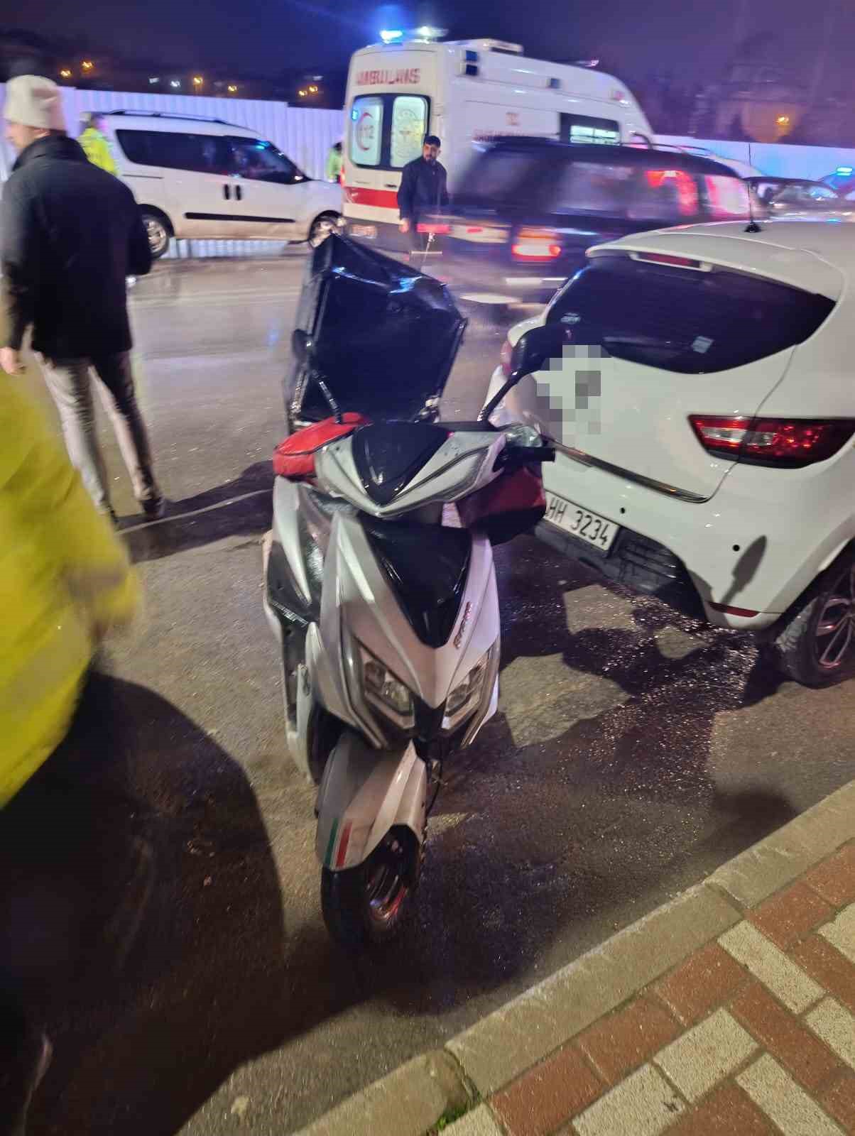 Bursa’da motosiklet yayalara çarptı: 1’i ağır 2 yaralı 10 bursada motosiklet yayalara carpti 1i agir 2 yarali 6 m4Lj29qu