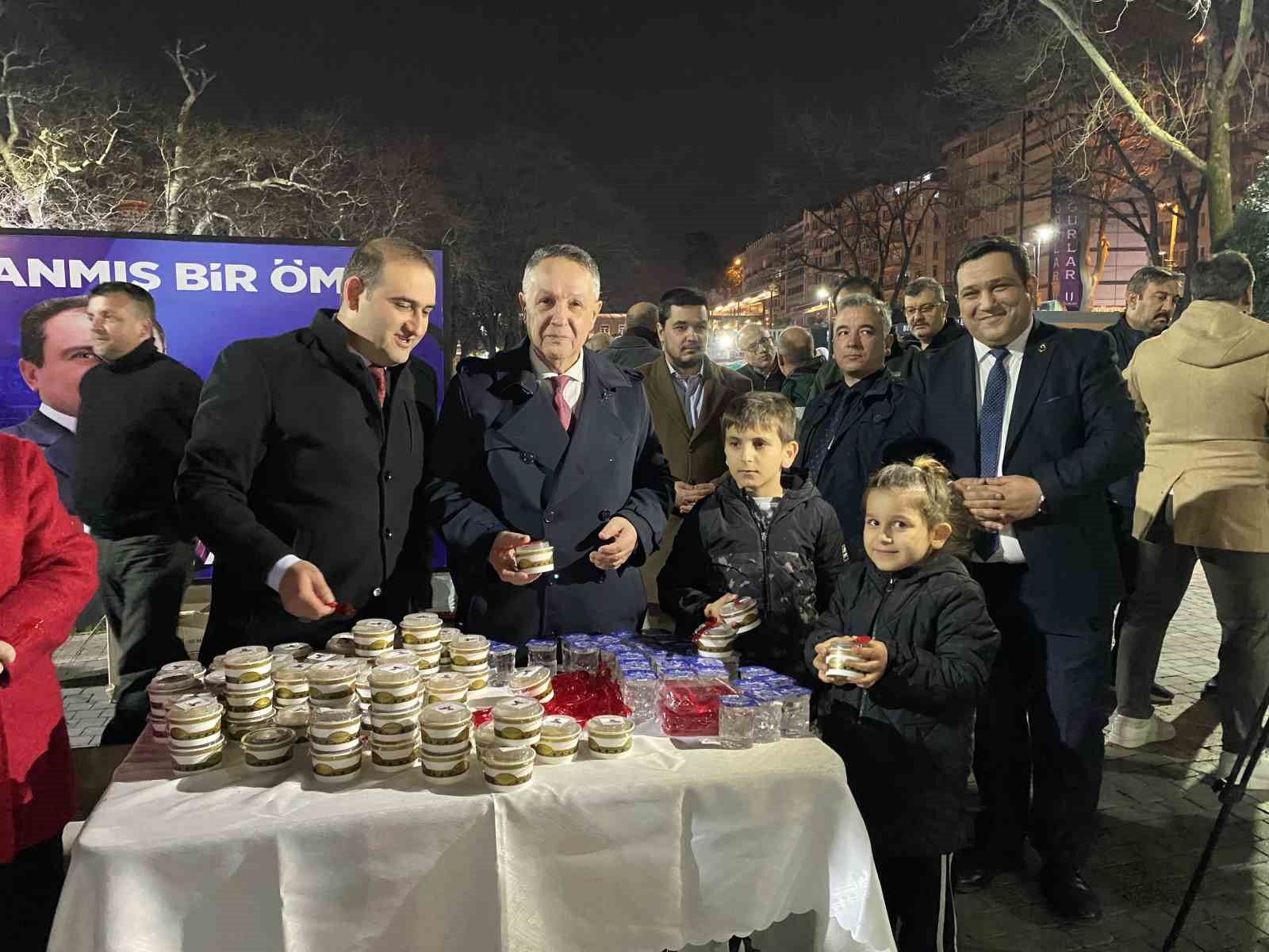 bursada muhsin yazicioglu icin ulucamide mevlid okutuldu helva ikram edildi 4 JsUh14bs