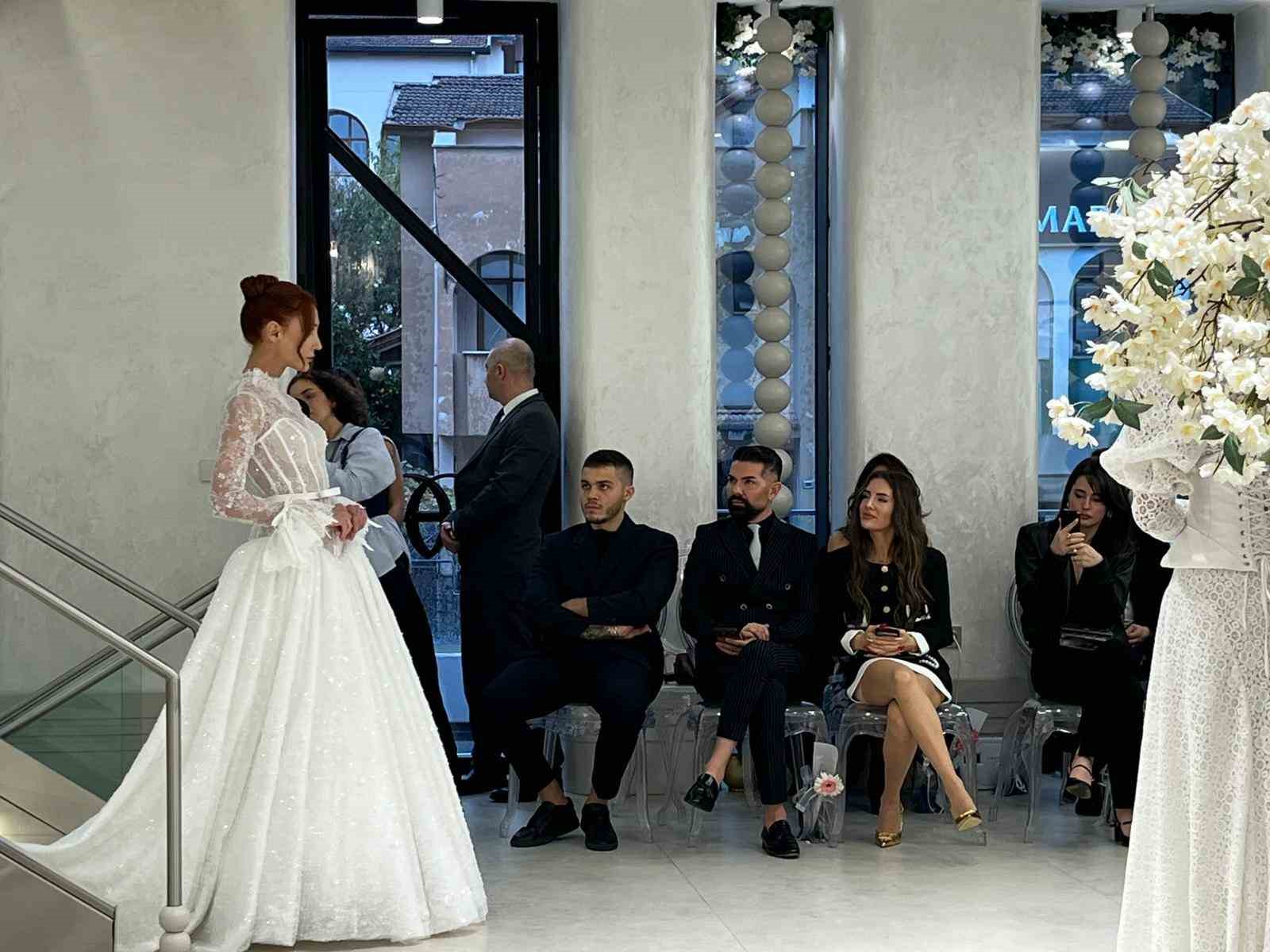 bursada muhtesem gelinlik defilesi 26 koleksiyon 15 mankenle podyuma tasti 4 6EGhfeLW