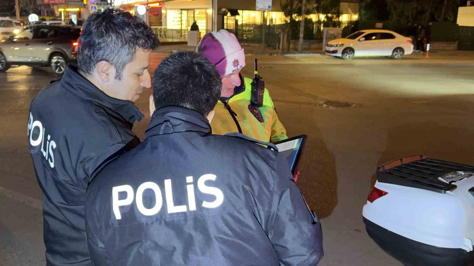 bursada o mahalleye akin eden suruculere polis uygulamasi 0 zT397ss2