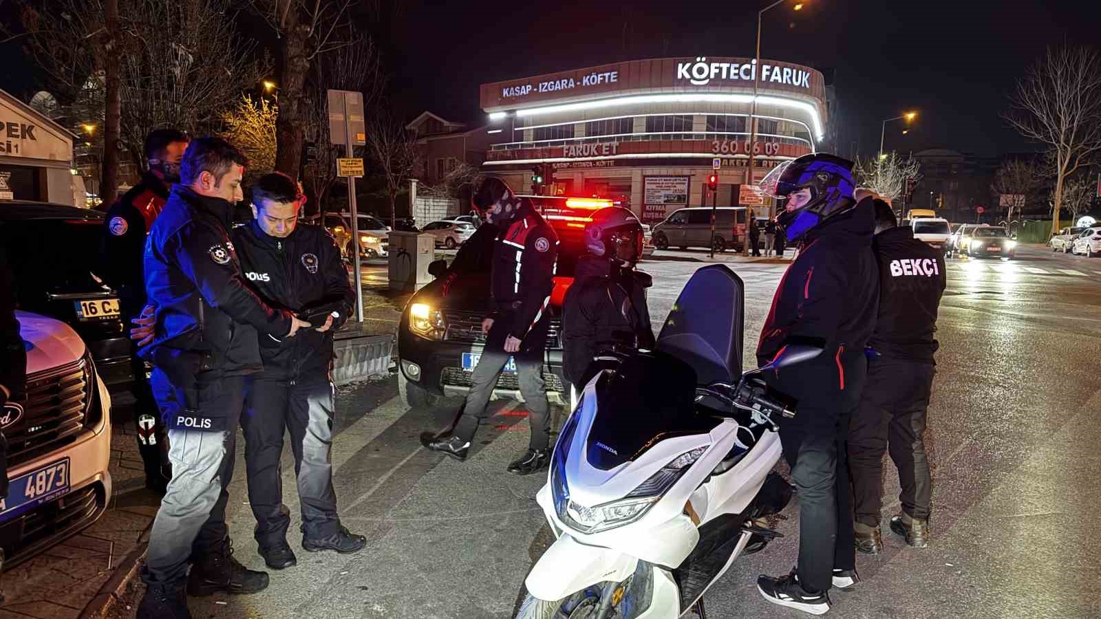bursada o mahalleye akin eden suruculere polis uygulamasi 1 im5VKNEn