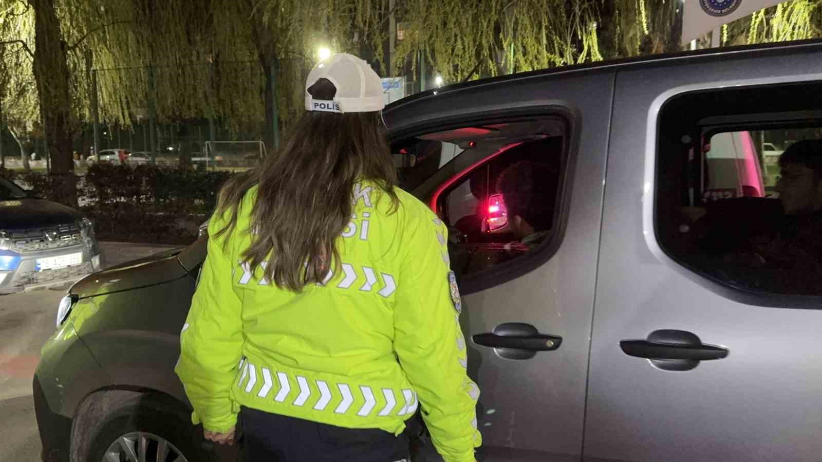 bursada o mahalleye akin eden suruculere polis uygulamasi 3 Pi6FhqwC