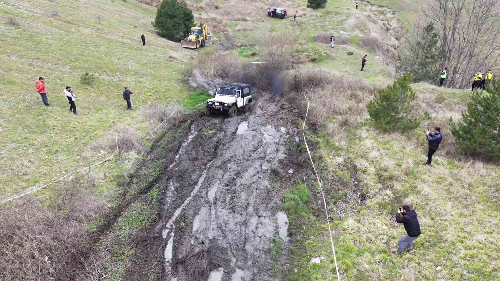 bursada off road yarisinda takla attinefes kesen anlar kamerada 2 9RBMD6gR