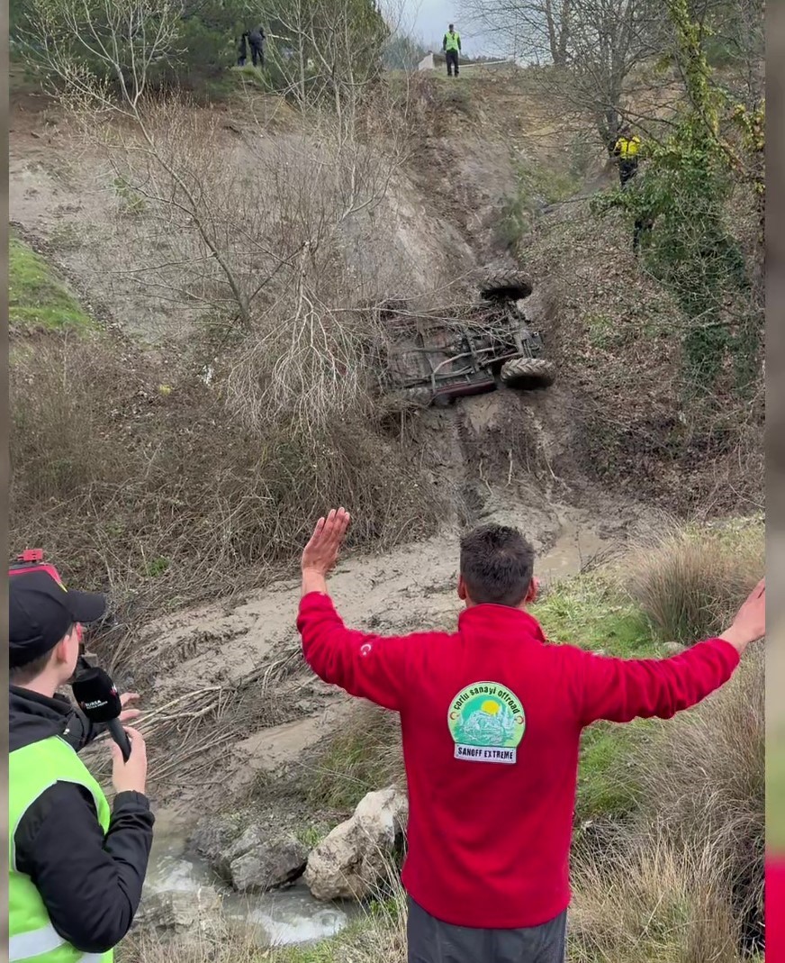 bursada off road yarisinda takla attinefes kesen anlar kamerada 5 WTYAm4wJ