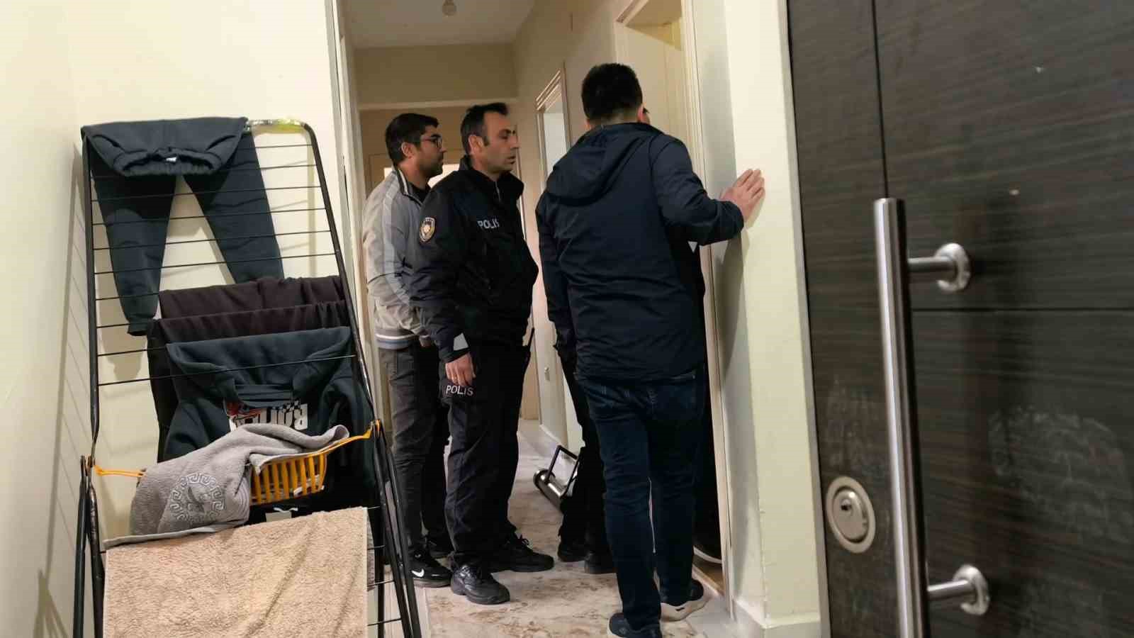 bursada ofkeli genc ablasini bicakla rehin aldi 2 CTS7q3LS