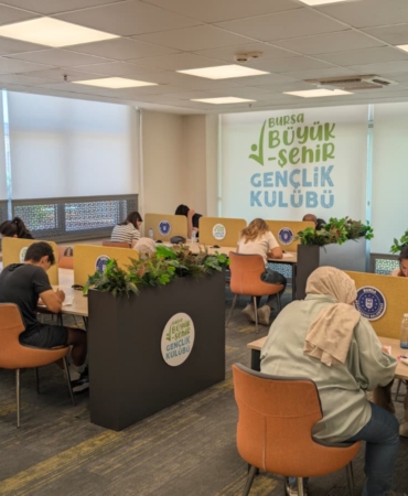 bursada-ogretmen-adaylarina-buyuksehirden-deneme-sinavi-destegi