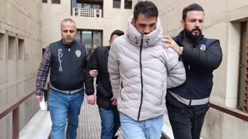 bursada okul onunde kadin ogretmene silahli saldiri duzenleyen eski nisanlisi tutuklandi 4 8RJnf6hc