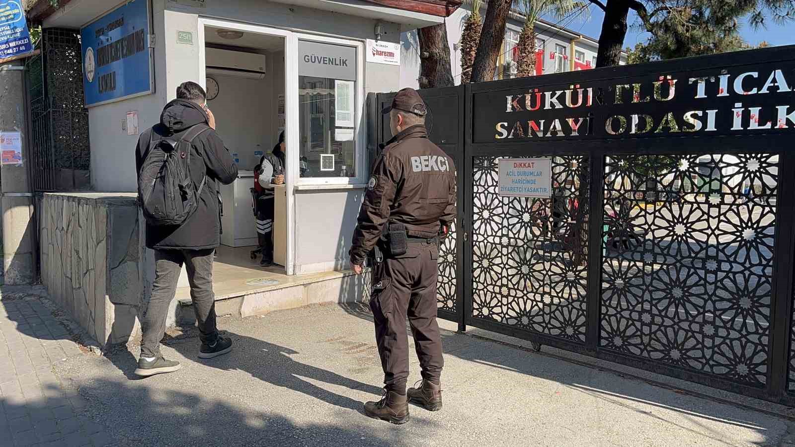 bursada okullar daha guvenliher okula bekci ve polis gorevlendirildi 3 Fyrc8ZWV