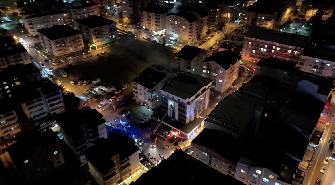 bursada otel yangini kontrol altina alindi 7 kisi yaralandi 1 pSXXrBWY