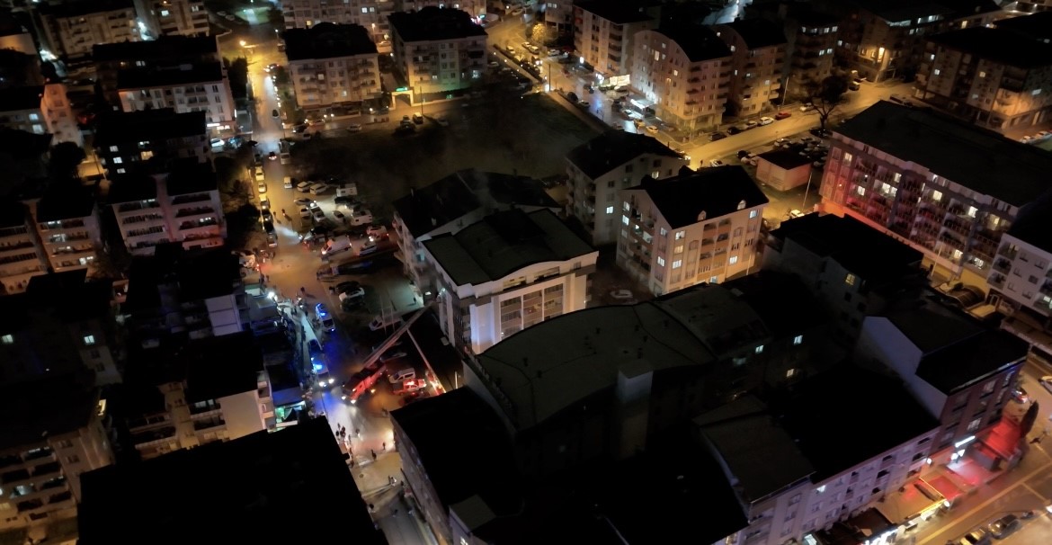 bursada otel yangini kontrol altina alindi 7 kisi yaralandi 2 kYhGv6Vj